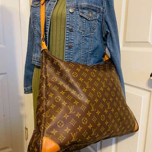 Louis Vuitton Promenade Shoulder Bag